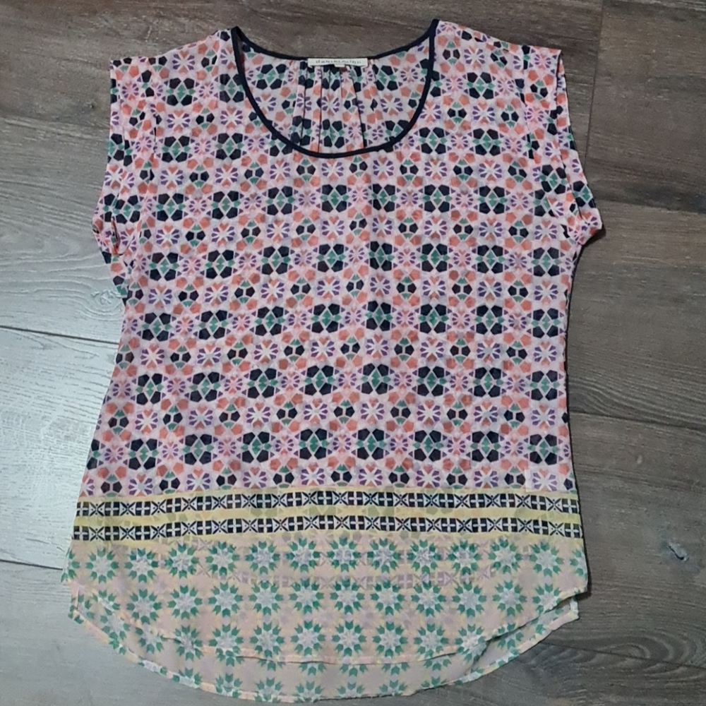 Beautiful sheer top size small
